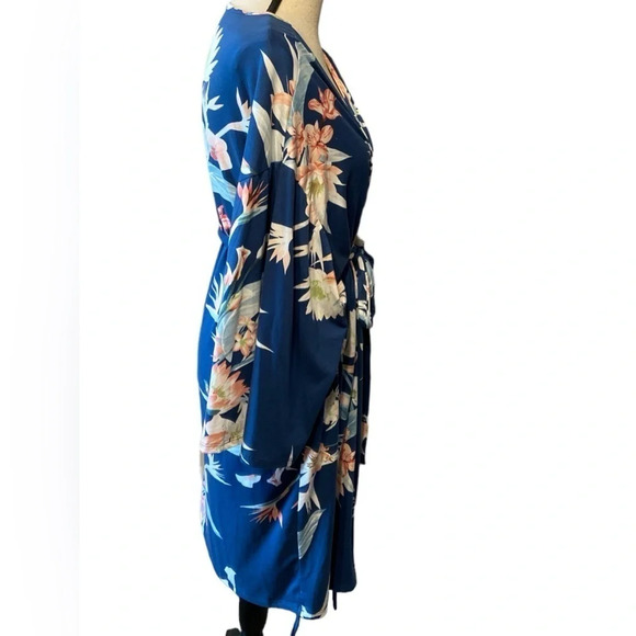 Flora robe & matching shorts - Picture 2 of 5